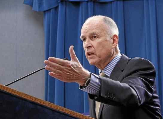 Picture of California Gov Jerry Brown Speaking